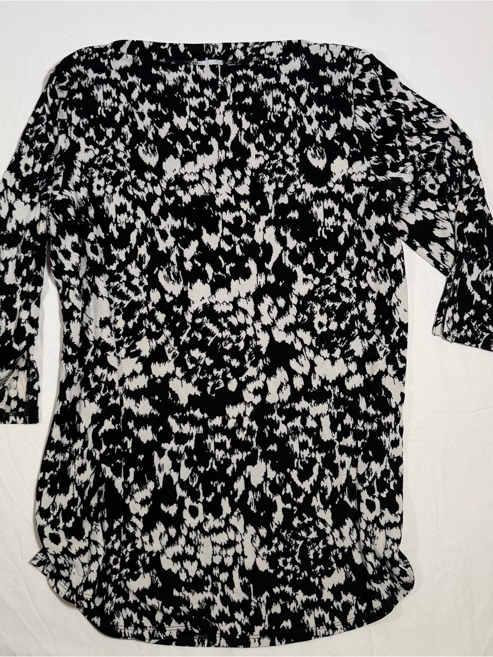 Chico's Traveler’s Black and White Printed Tunic Top